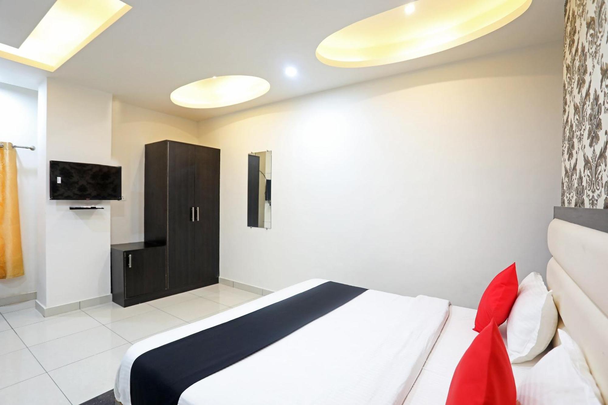Live On Mrt736 Hotel Meerut Exterior photo